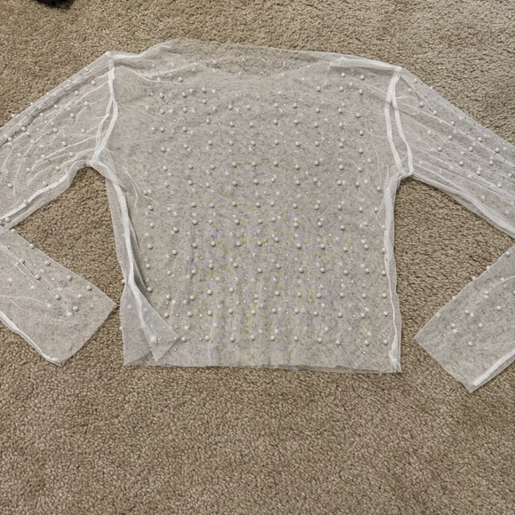 NEW Women’s Boutique Beaded Pearl Crop Long Sleeve Shirt - Picture 2 of 6